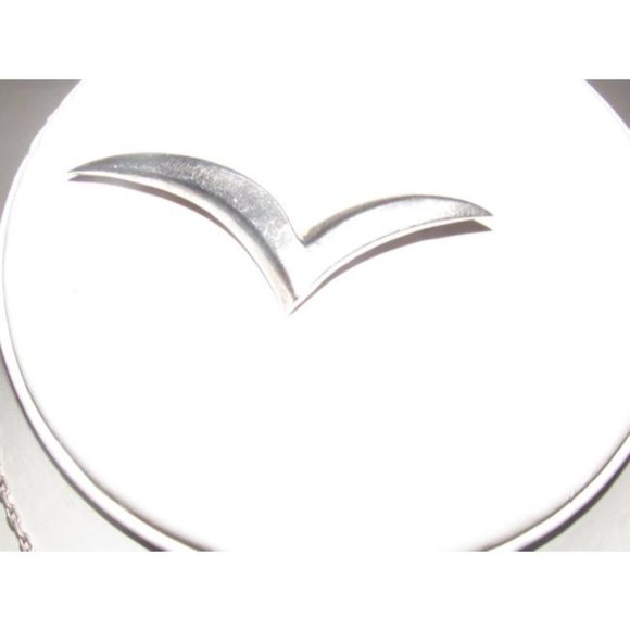 Tiffany & Co Vintage Sterling Modernist 'V' Brooch - Picture 4 of 12